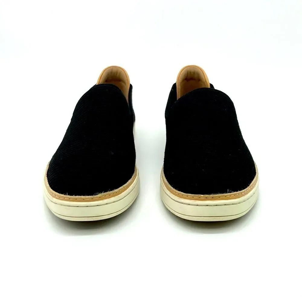 UGG Sammy Slip On - Picture 2 of 9